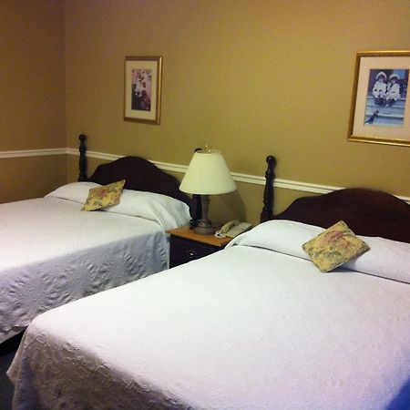 Lynwood Inn Baddeck Inlet Екстериор снимка