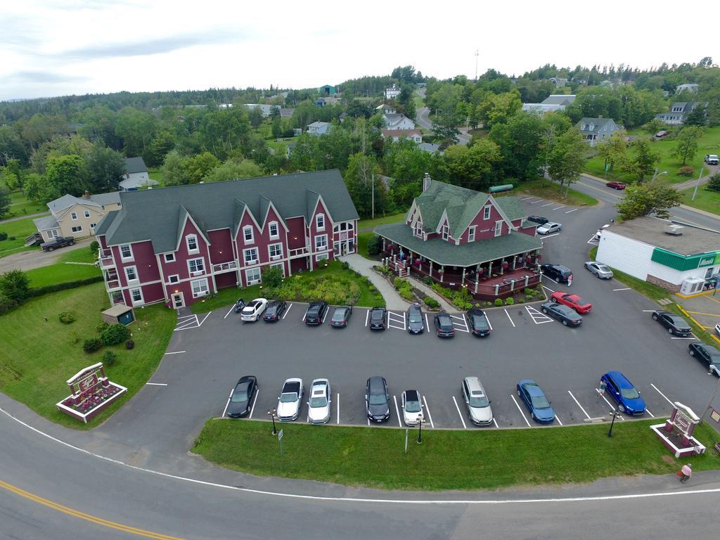 Lynwood Inn Baddeck Inlet Екстериор снимка