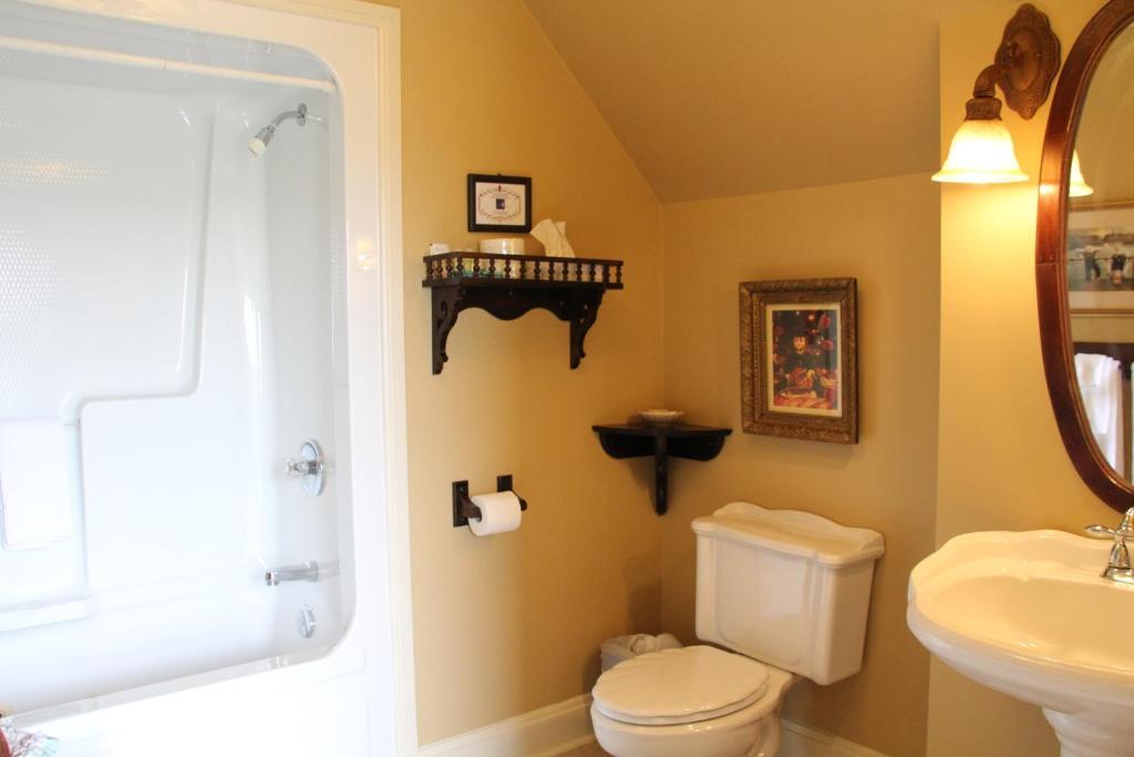 Lynwood Inn Baddeck Inlet Стая снимка