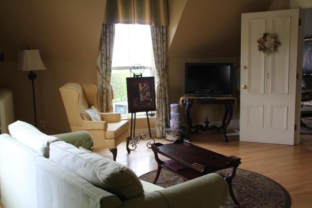 Lynwood Inn Baddeck Inlet Стая снимка