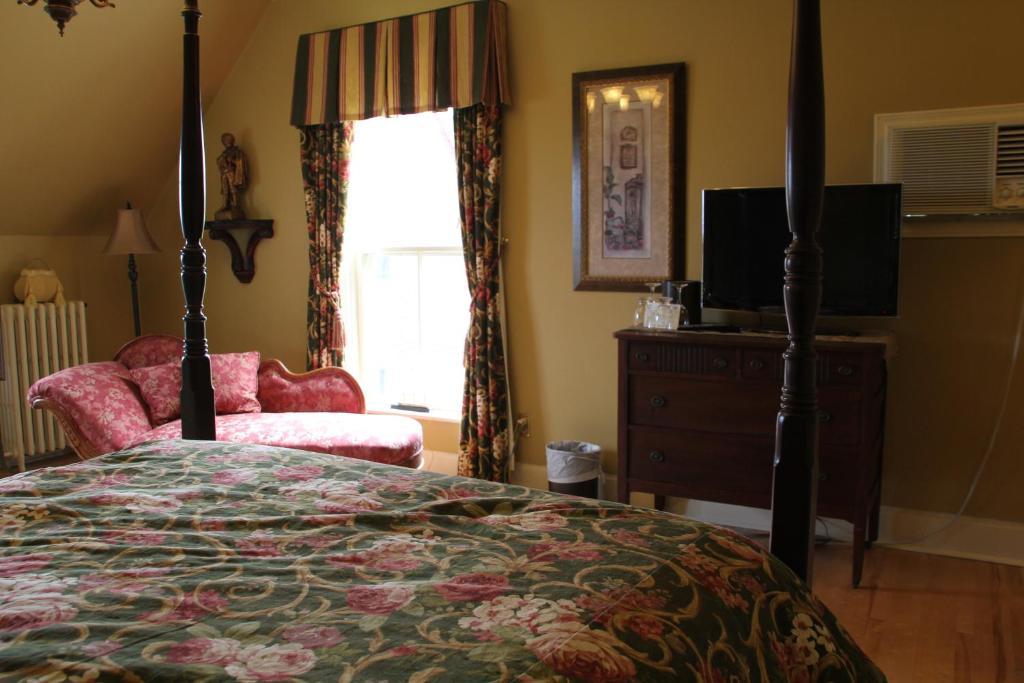 Lynwood Inn Baddeck Inlet Стая снимка