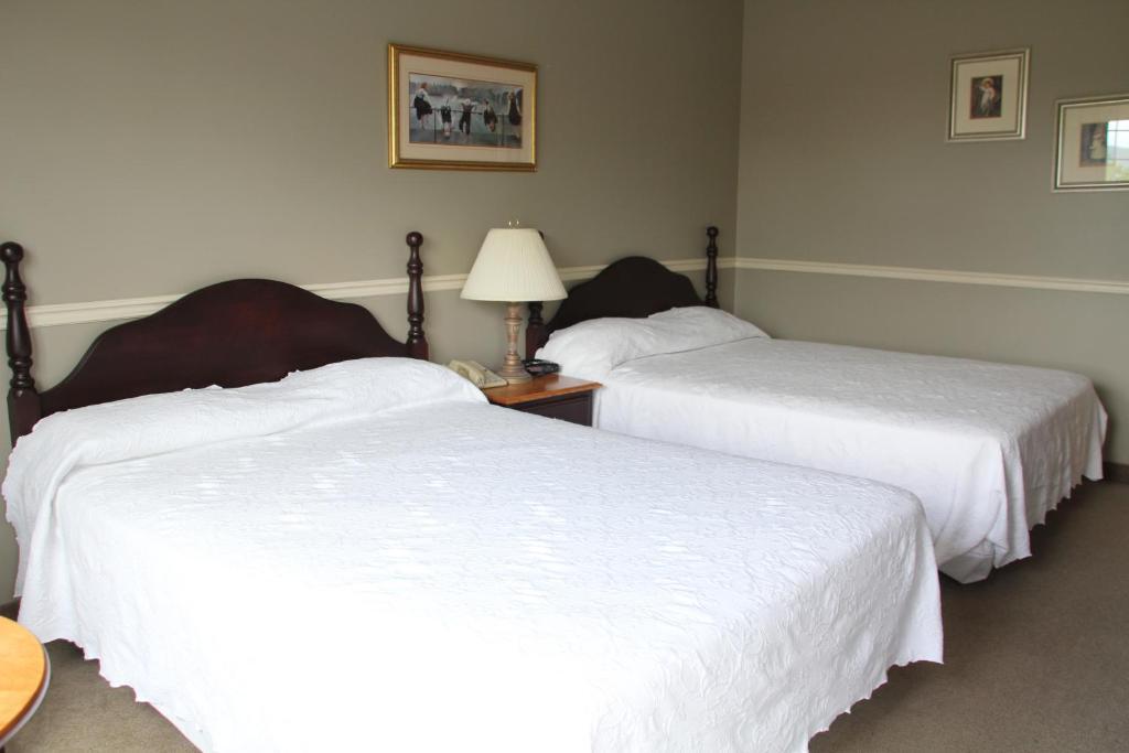 Lynwood Inn Baddeck Inlet Екстериор снимка