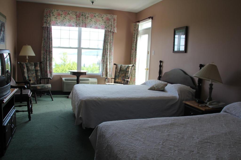 Lynwood Inn Baddeck Inlet Стая снимка